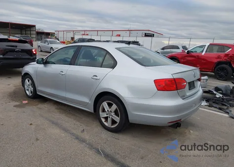 2013 Volkswagen Jetta 2.0L Tdi from USA, damaged, VIN 3VW3L7AJ1DM415459